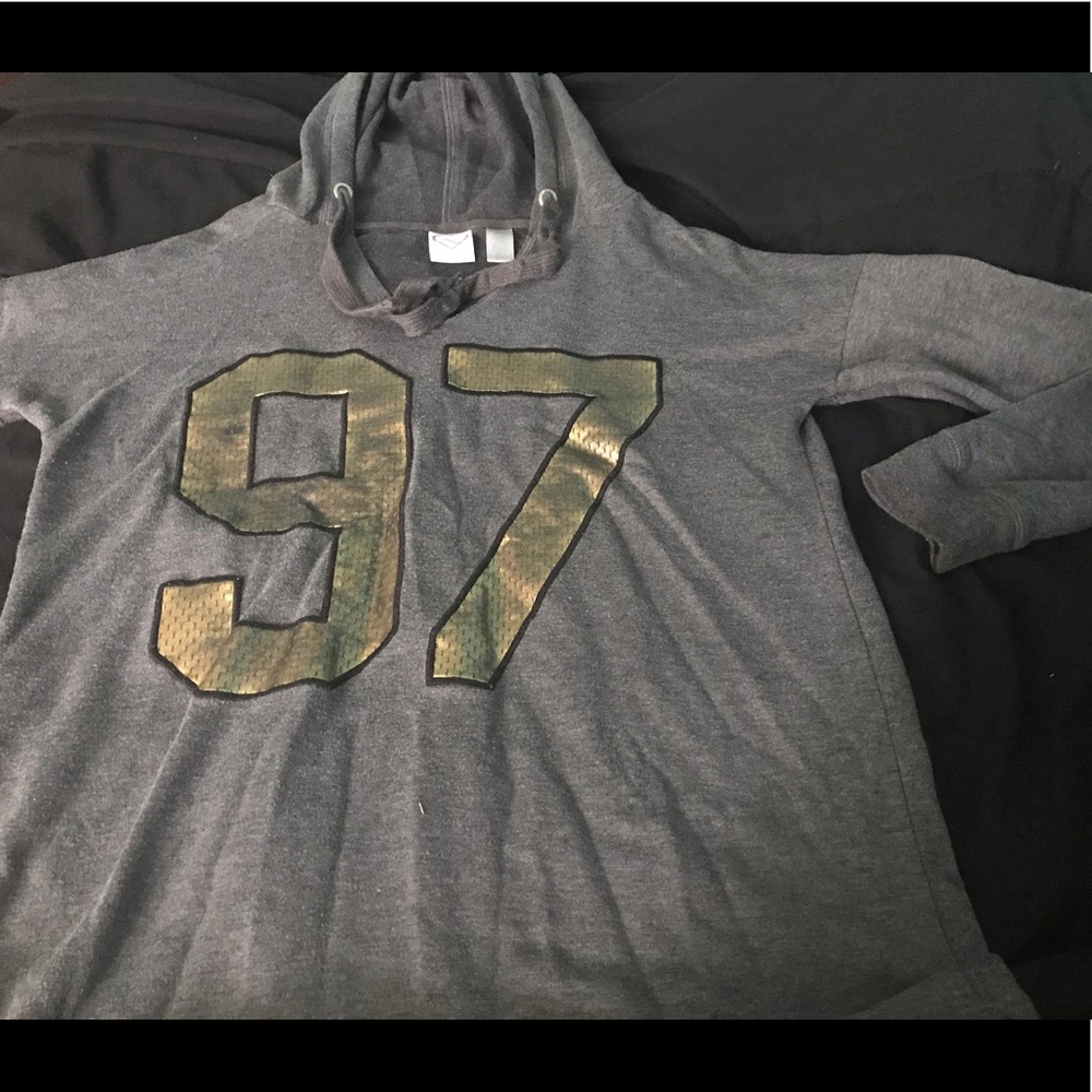 ⭐️Aeropostale hooded grey shirt with good writing